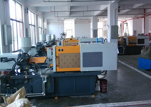 工廠空調(diào)下的智能伴侶 小型補(bǔ)水加濕器——冬補(bǔ)濕夏降溫，廠家直供保健佳品